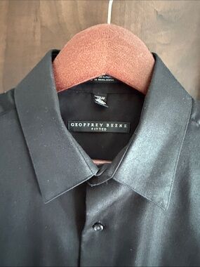 Geoffrey Beene Fitted Men's Black Dress Shirt - Satin Finish